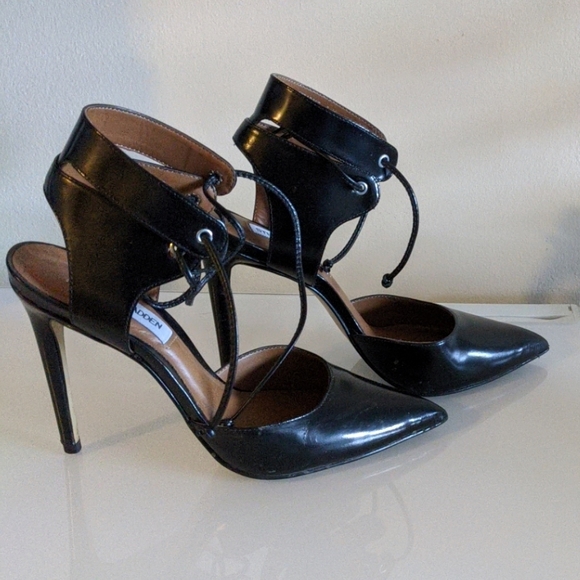 Black heels - Picture 4 of 4